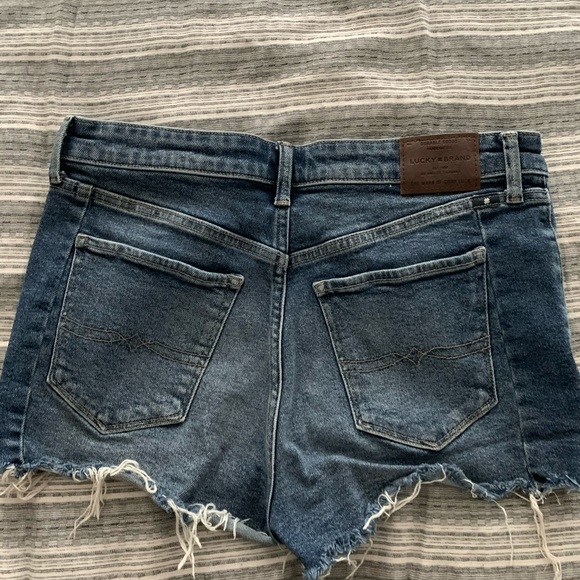 Hi Rise shorts - Picture 2 of 4